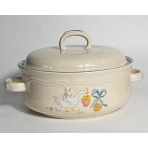 Vintage International China Casserole Dish – Marmalade Goose Pattern, 1.5 Qt